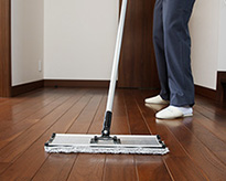 フロアクリーニング